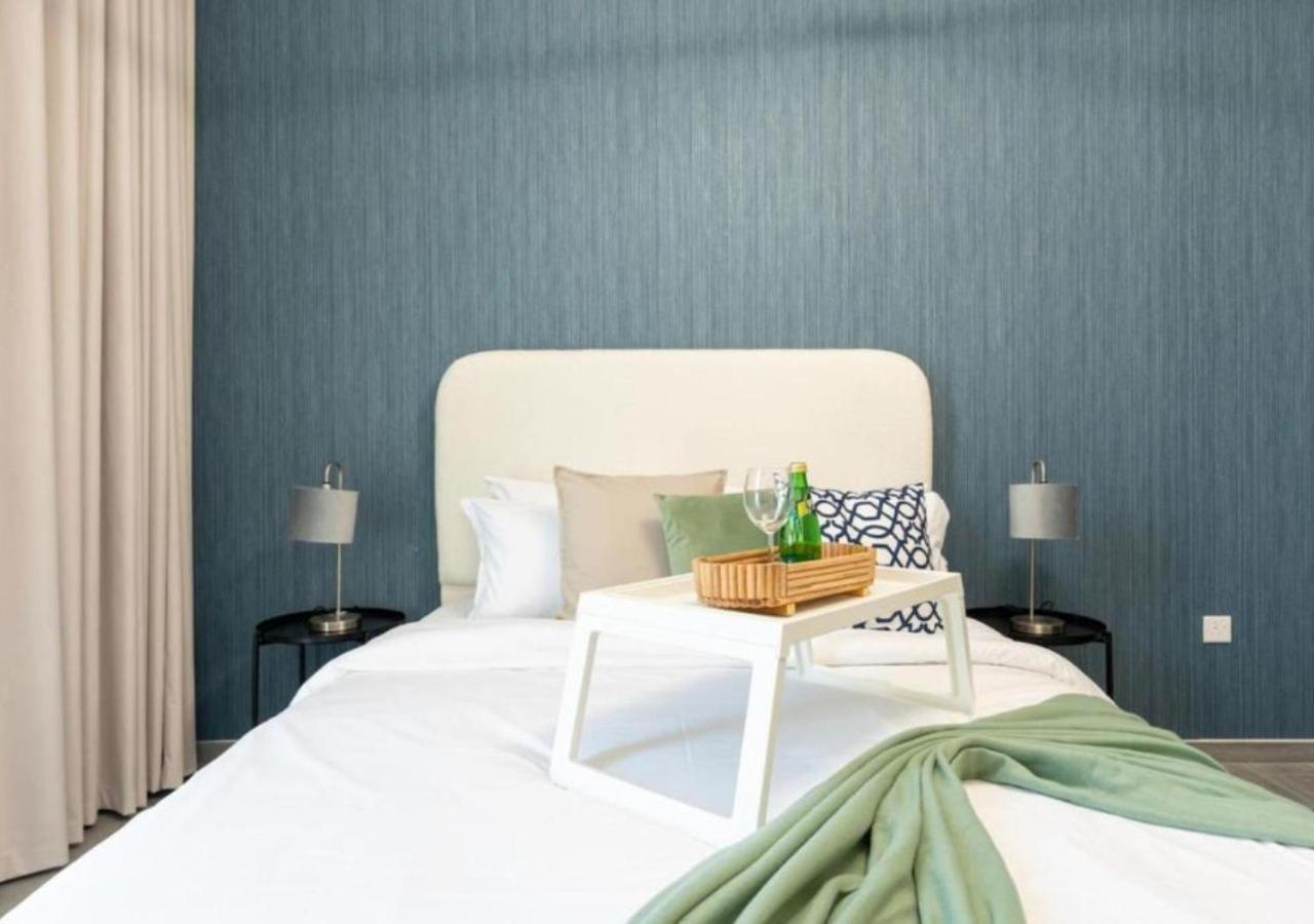 Spacious 2br With Scenic Balcony Outlook At Mesk 1 By Vibel Apartment