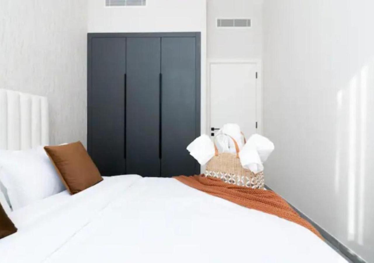Elegant 2br Mesk 1 With Stunning Urban Views By Vibel Apartment *