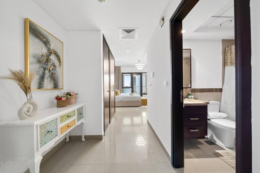 Homes Near Burj Khalifa And Mall Apartment *