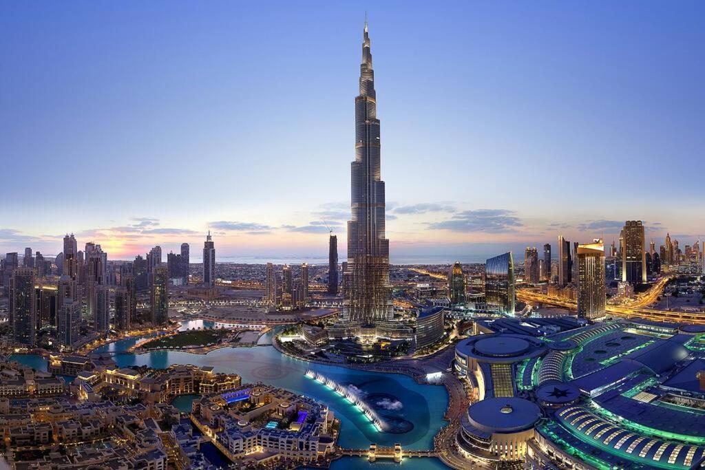Homes Near Burj Khalifa And Mall * Dubai