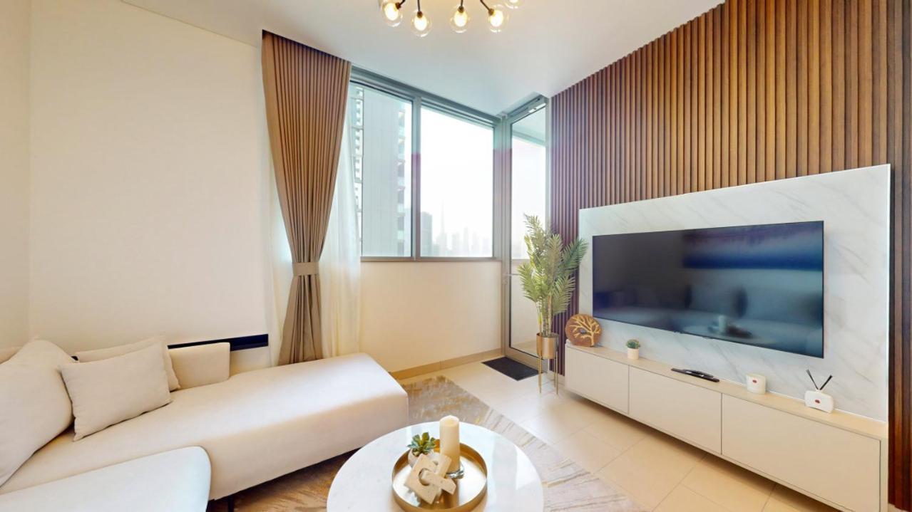 Creek Vistas Reserve - Modern One Bedroom Apartment Dubai