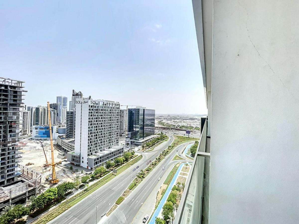 Sol Bay - One Bed With Distant Burj Khalifa View Dubai