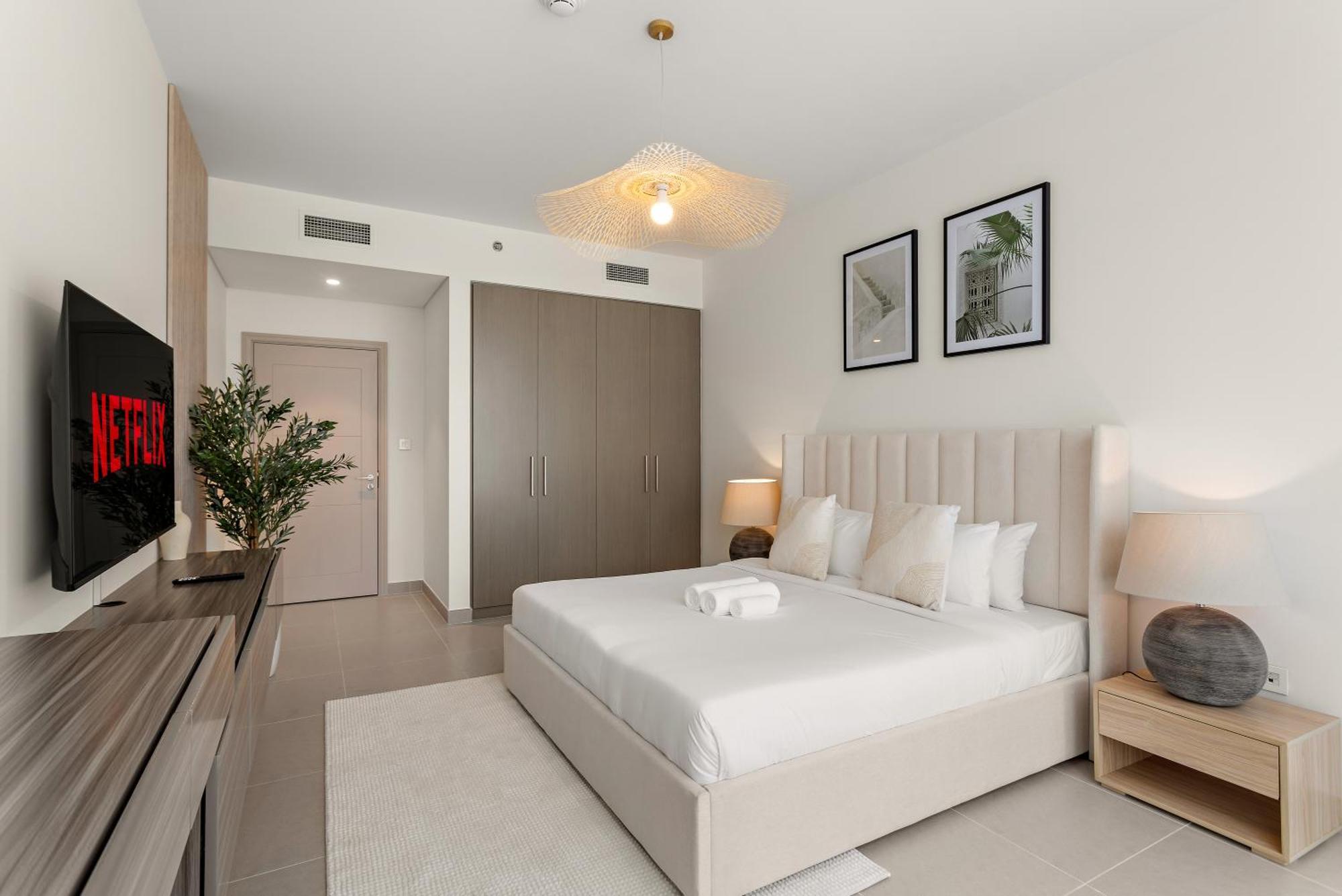 Superb 1bed With Pool & Gym Near The Burj Khalifa Apartment *