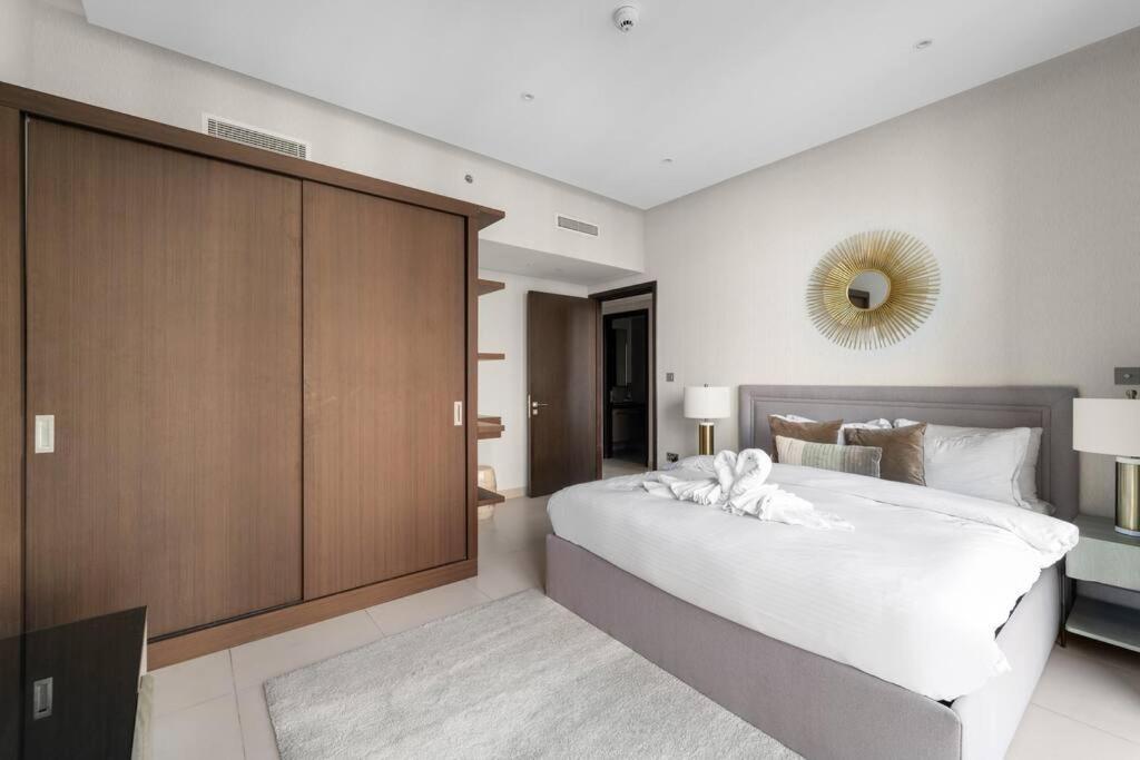 Apartment First Class 4br Spacious Luxury Retreat