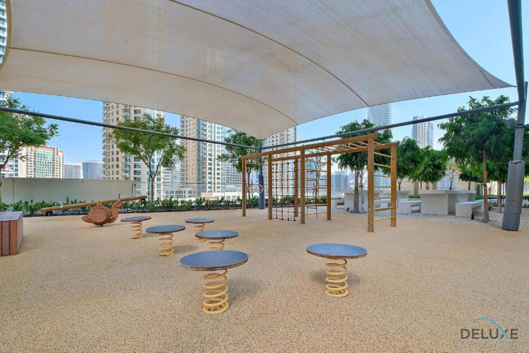 Grand 2br With Burj Khalifa View In Burj Royale, Downtown By Deluxe Homes Dubai