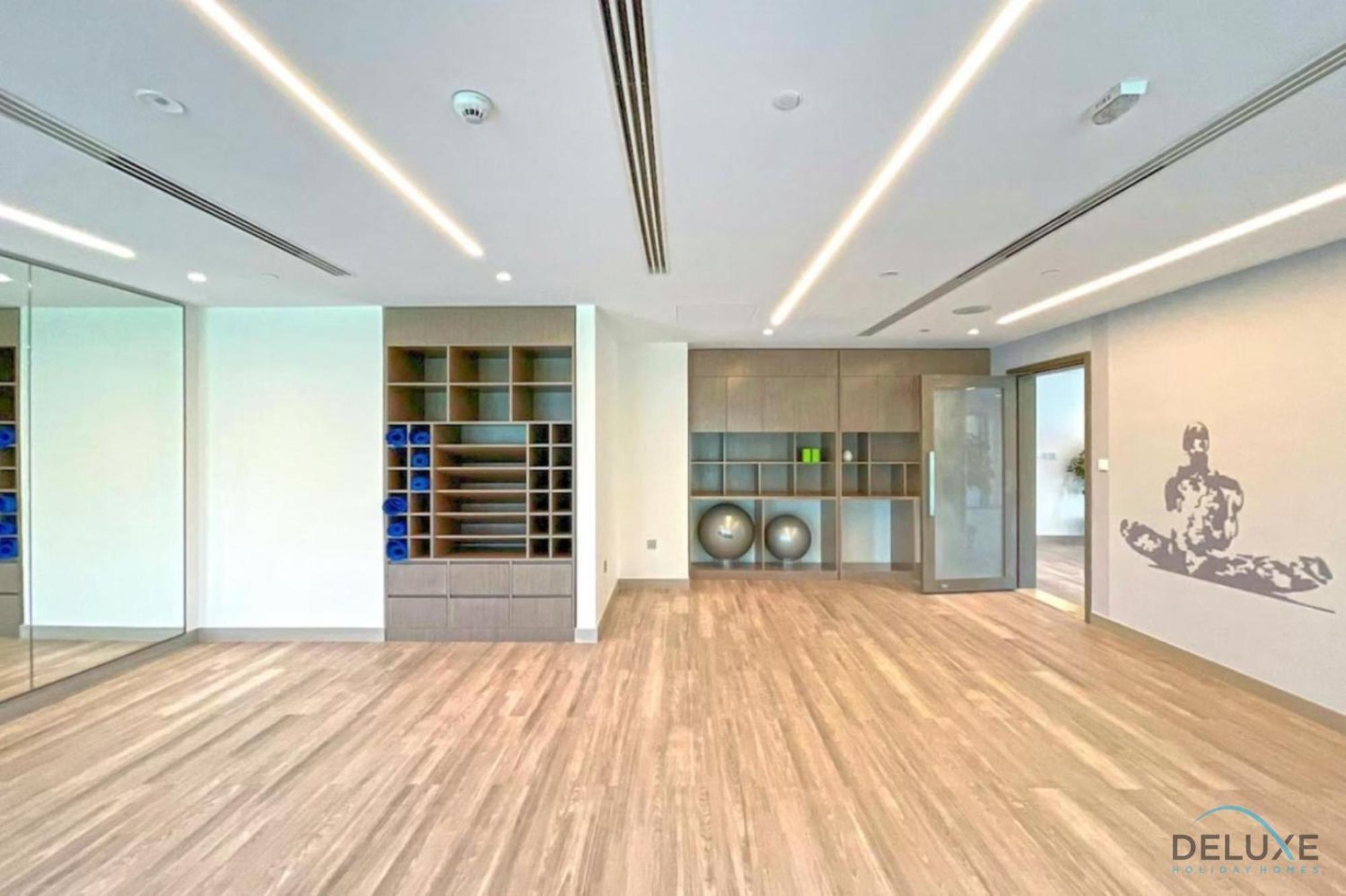 Grand 2br With Burj Khalifa View In Burj Royale, Downtown By Deluxe Homes Dubai