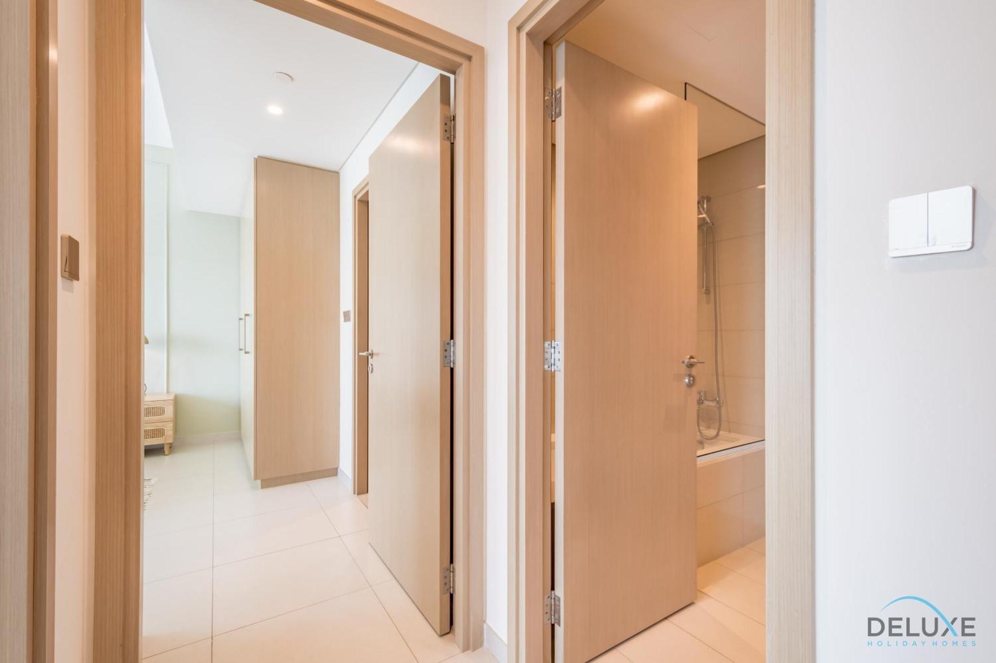 Grand 2br With Burj Khalifa View In Burj Royale, Downtown By Deluxe Homes Dubai