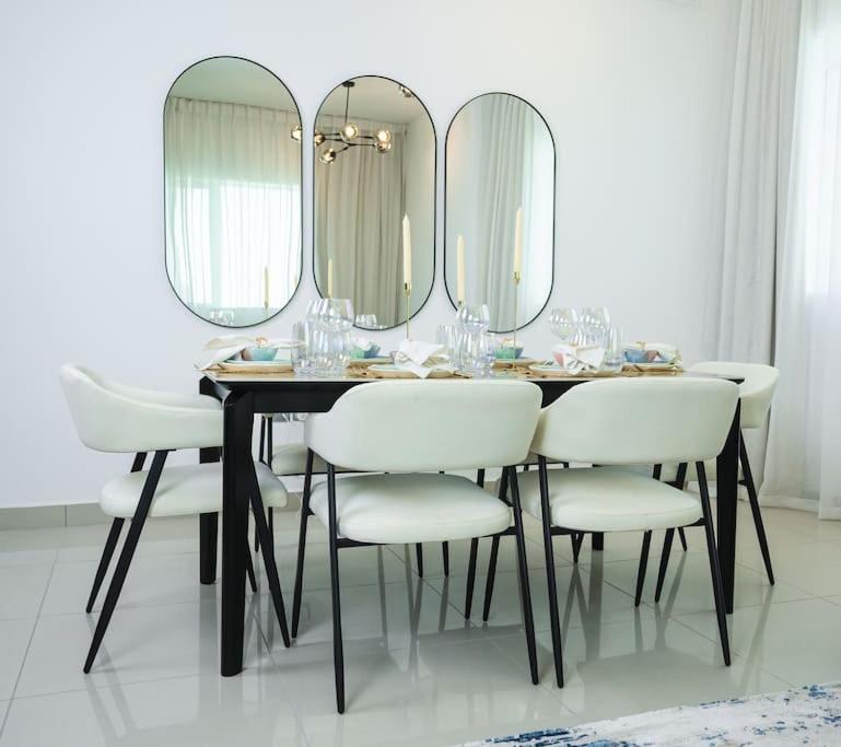 Nasma Luxury - Contemporary Comfort 2br Retreat In Pinnacle Tower Apartment