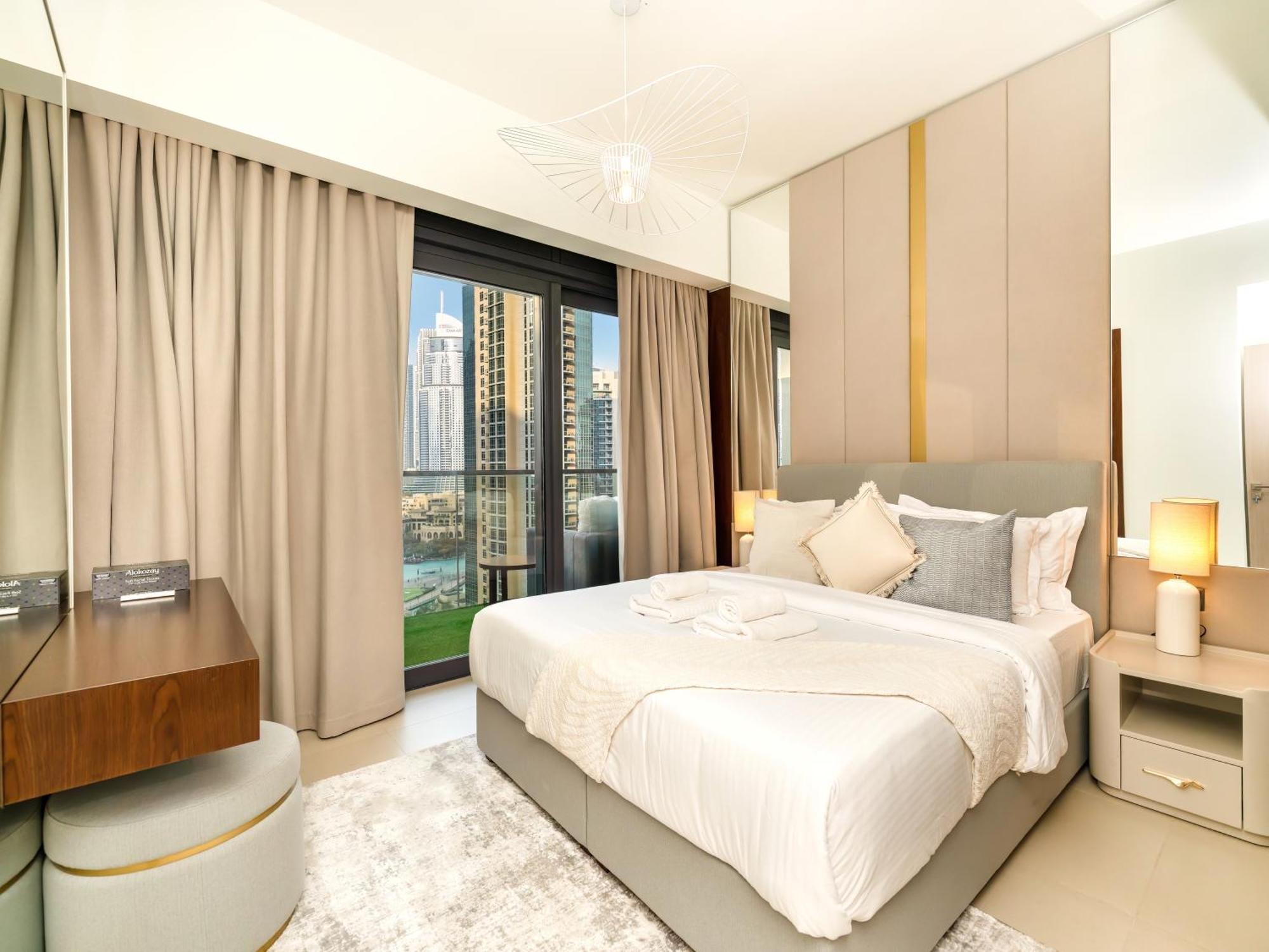 Exquisite 2 Bedroom I Burj Khalifa & Fountain Views I Free Gym, Pool, Parking, Wi-fi And Ps5 I By Skyline Serenity * Dubai