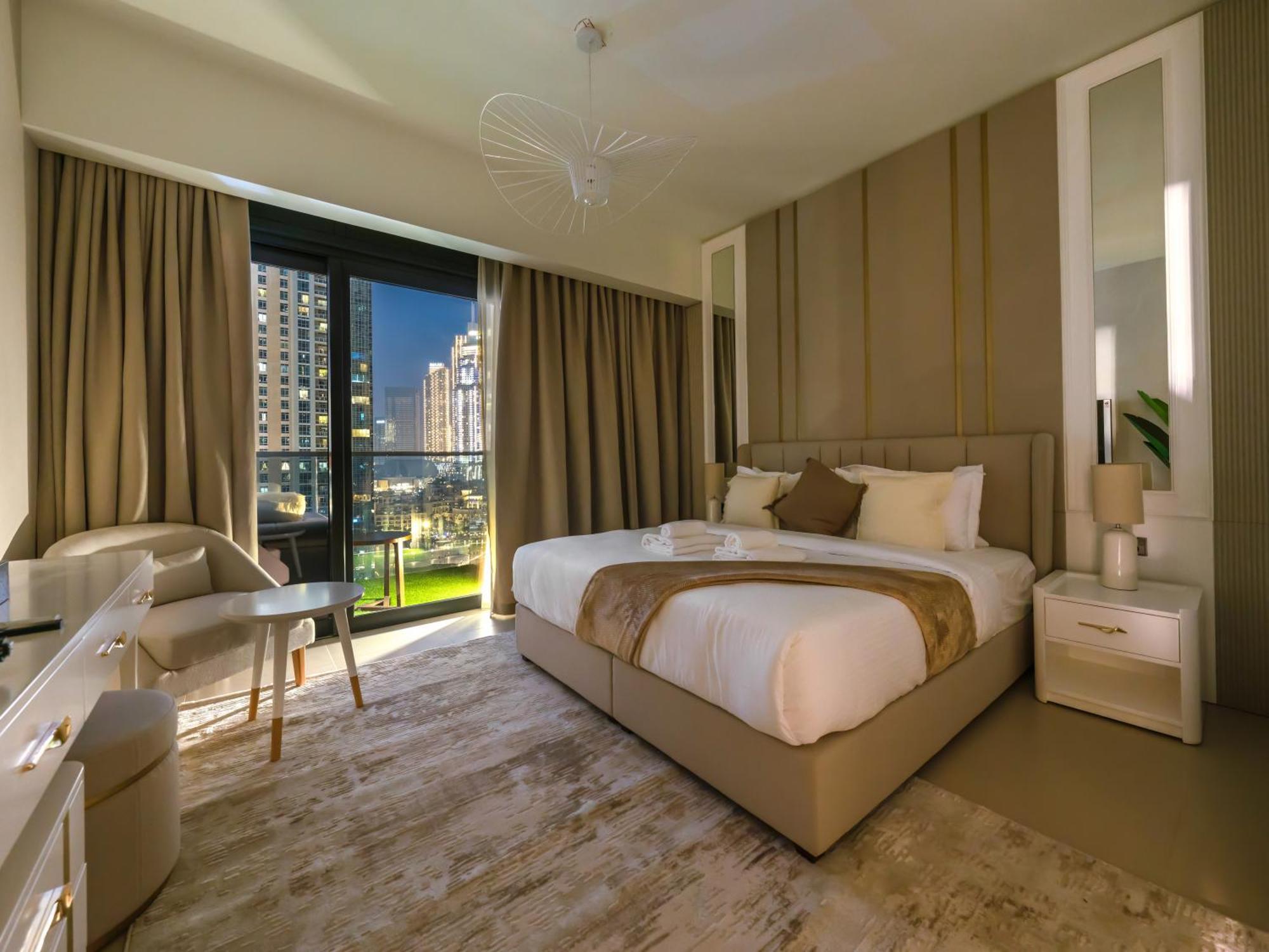 Exquisite 2 Bedroom I Burj Khalifa & Fountain Views I Free Gym, Pool, Parking, Wi-fi And Ps5 I By Skyline Serenity