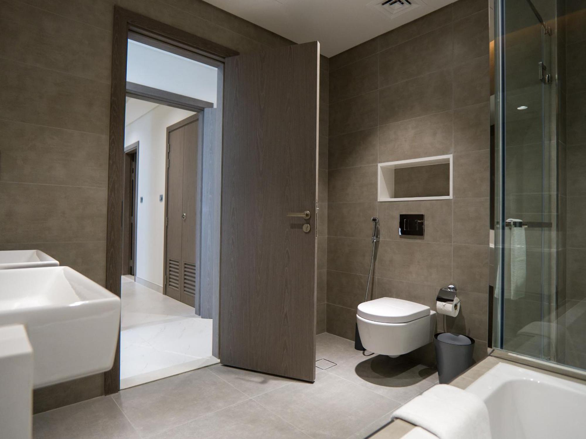 Amazing 2bdr With Lagoon View In District One 13 Al Merkadh * Dubai