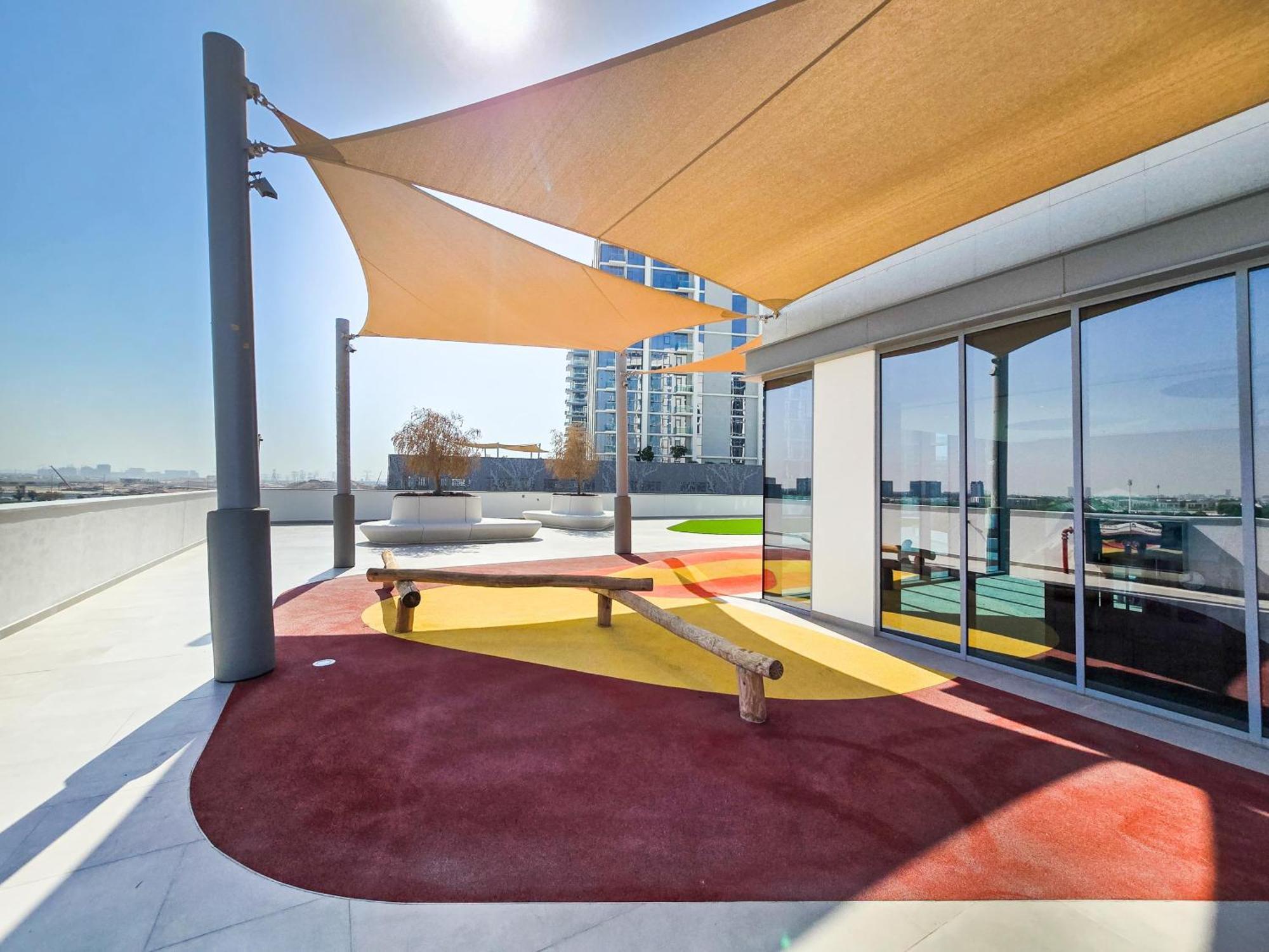 Amazing 2bdr With Lagoon View In District One 13 Al Merkadh Apartment