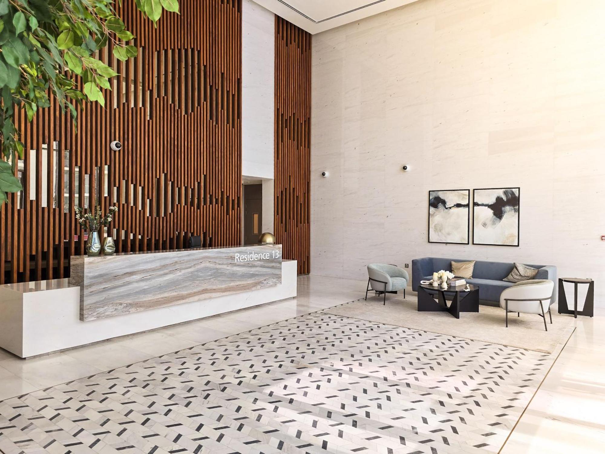 Amazing 2bdr With Lagoon View In District One 13 Al Merkadh Apartment *