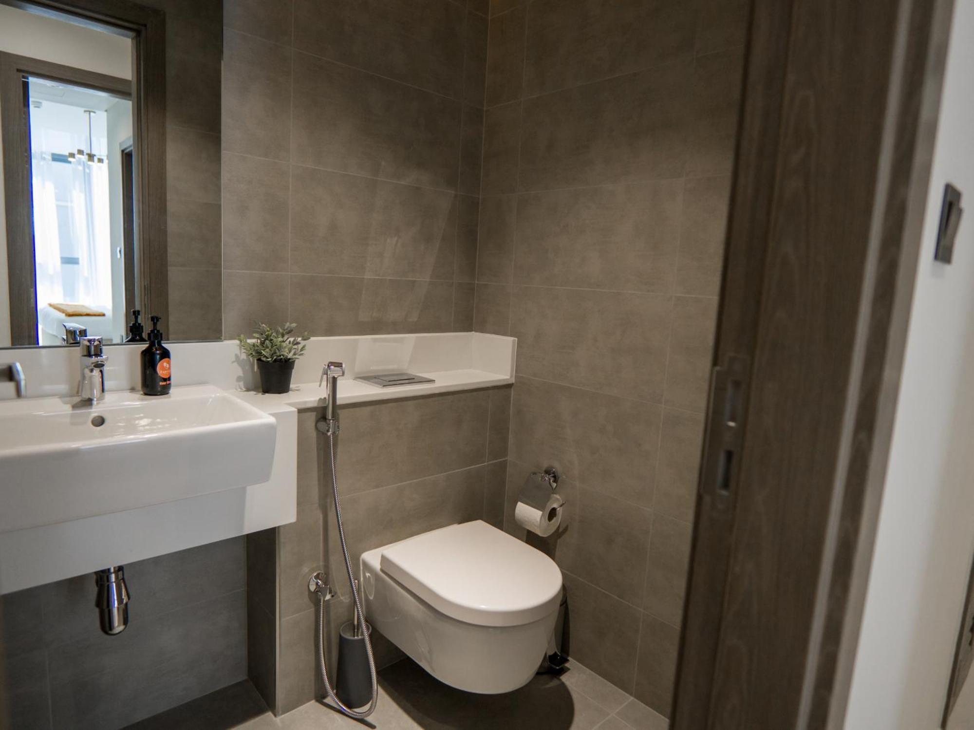Amazing 2bdr With Lagoon View In District One 13 Al Merkadh * Dubai