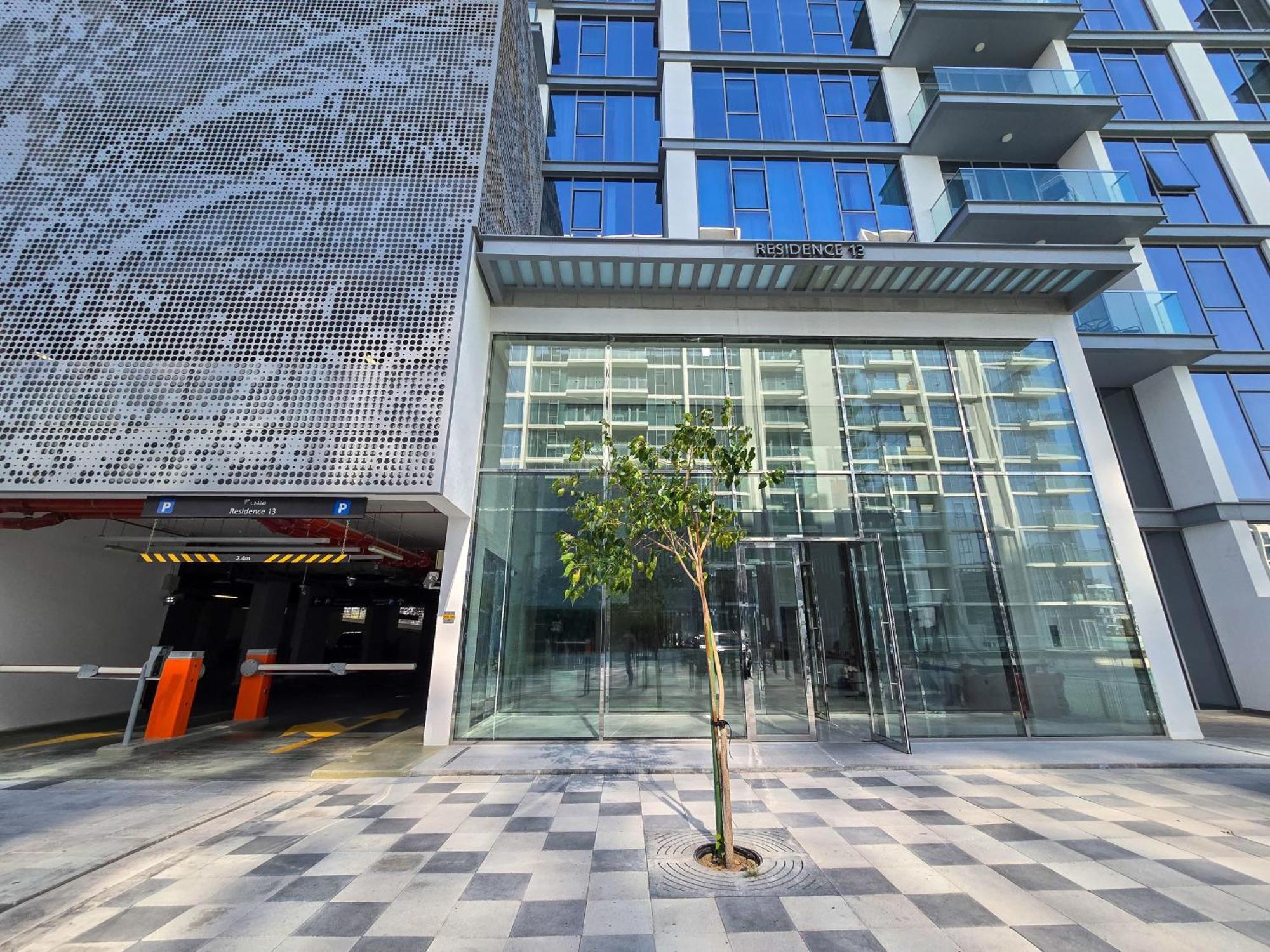 Apartment Amazing 2bdr With Lagoon View In District One 13 Al Merkadh