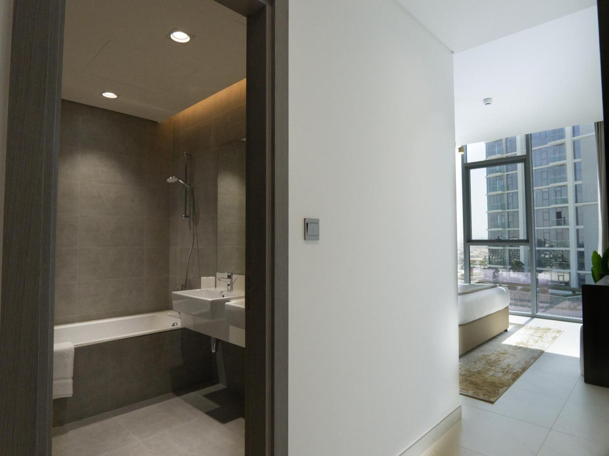 Apartment Amazing 2bdr With Lagoon View In District One 13 Al Merkadh *