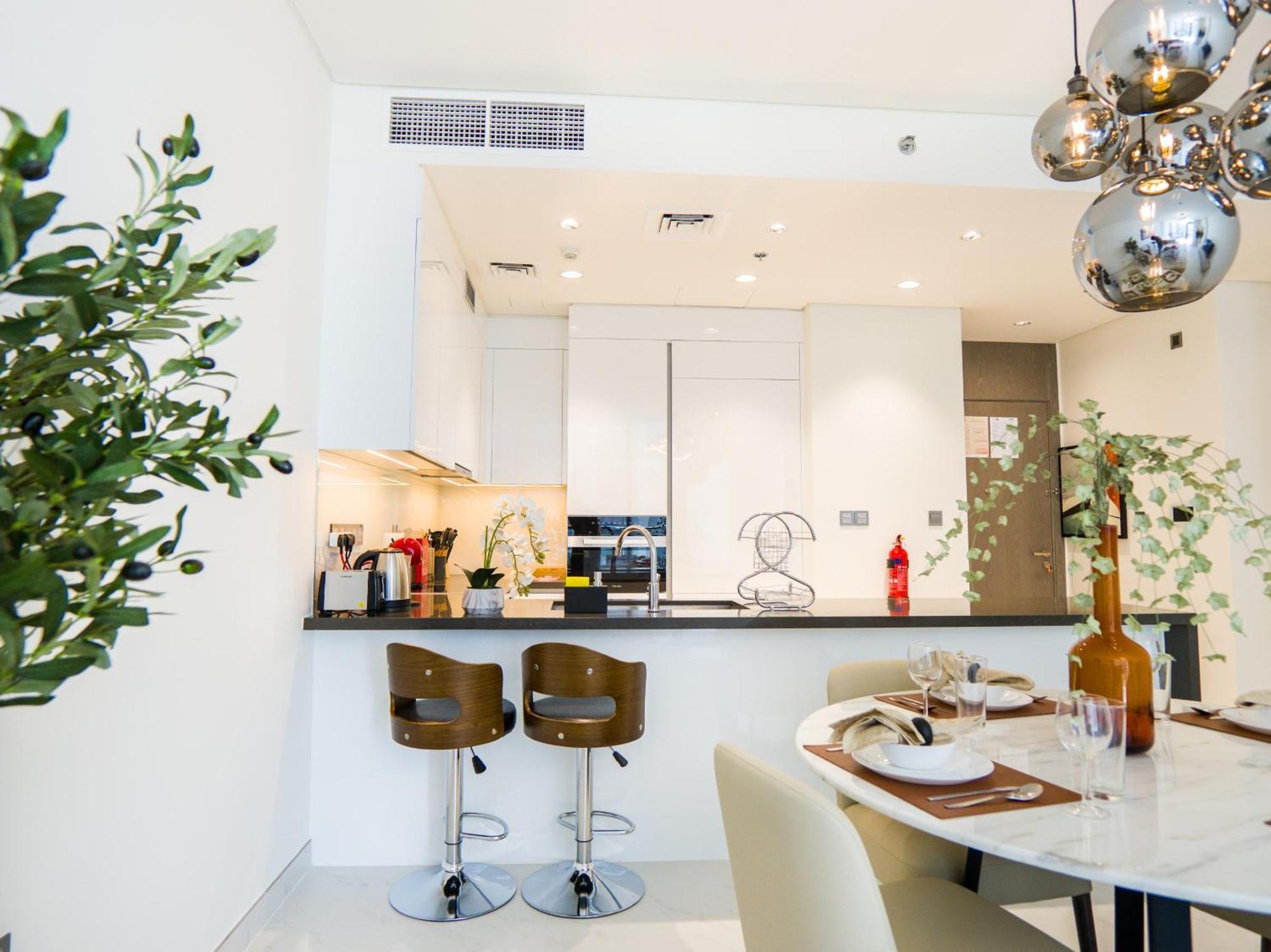 Amazing 2bdr With Lagoon View In District One 13 Al Merkadh *