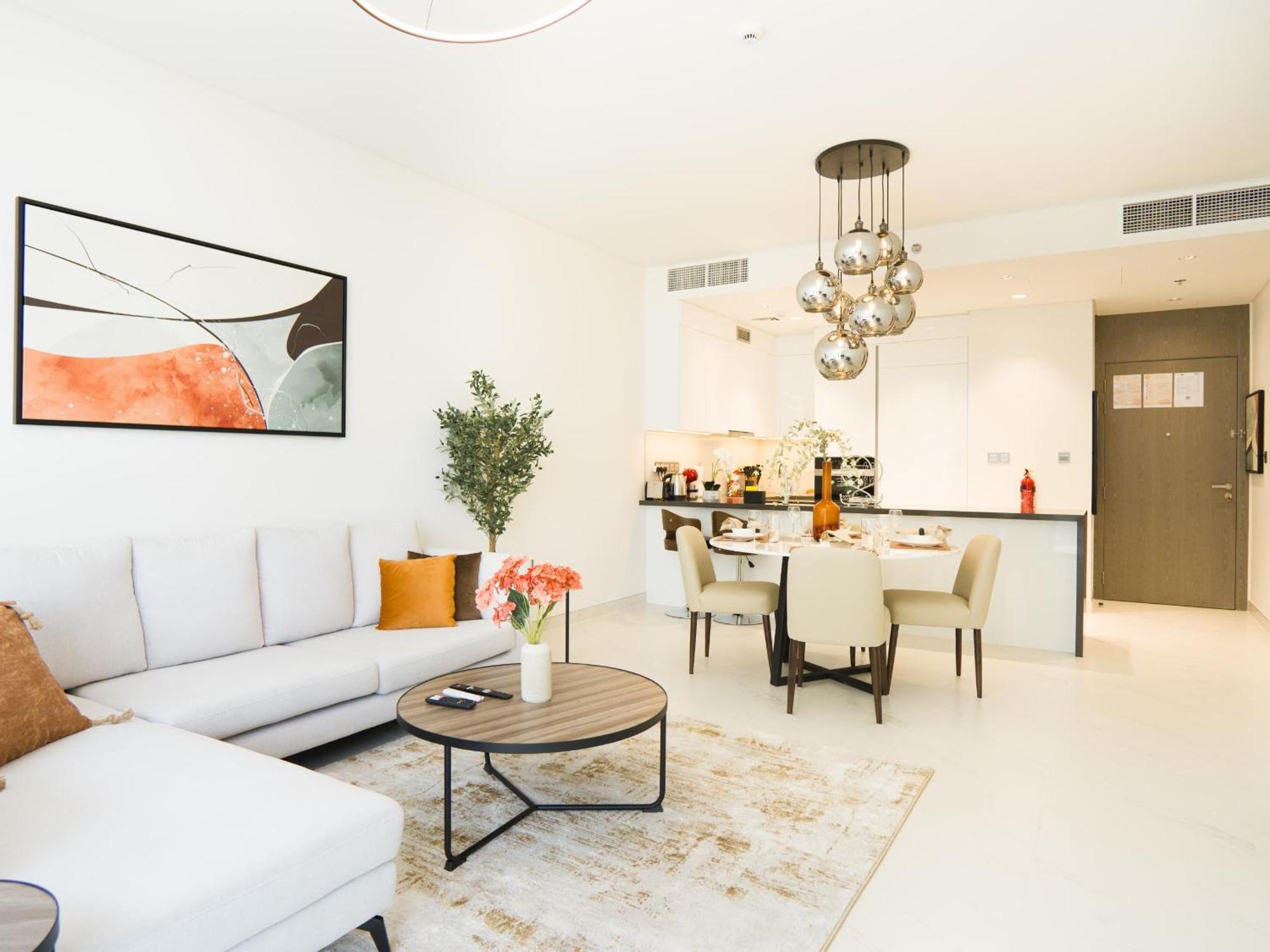 Amazing 2bdr With Lagoon View In District One 13 Al Merkadh Apartment *