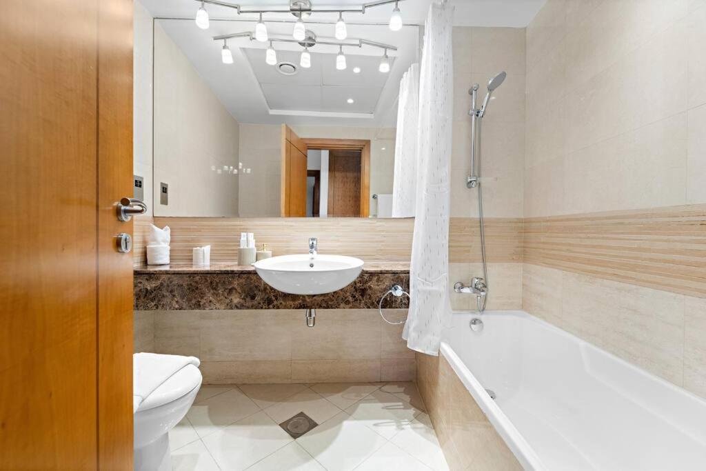 Apartment First Class 2br Luxurious Escape Dubai