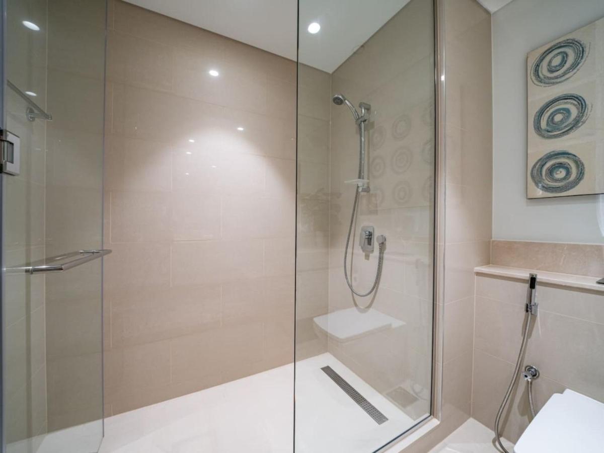 Downtown 2 Bed With Poolside Burj Khalifa View * Dubai