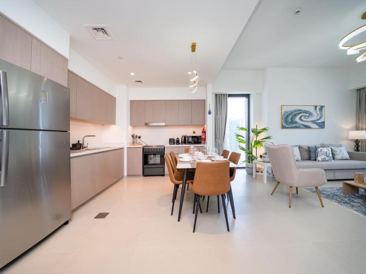 Apartment Downtown 2 Bed With Poolside Burj Khalifa View *