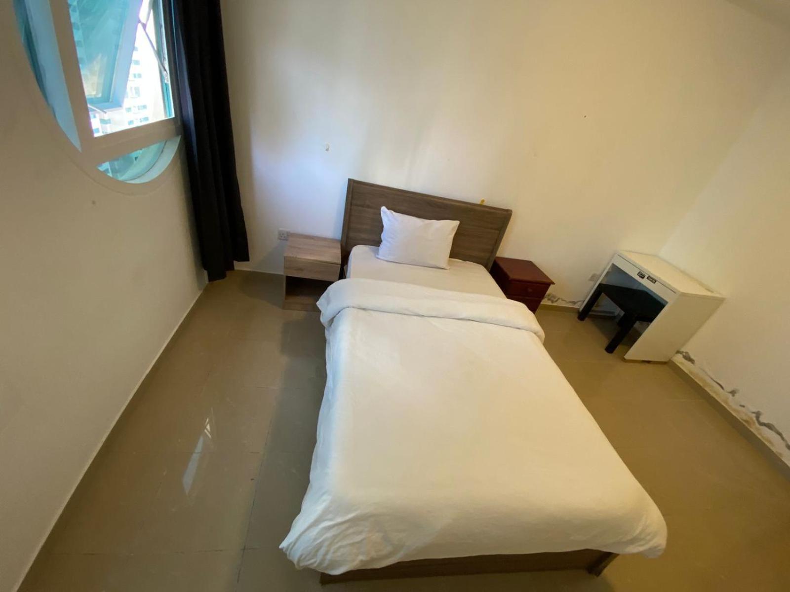 Lovely Spacious For Ladies In Marina للفتيات فقط * Dubai