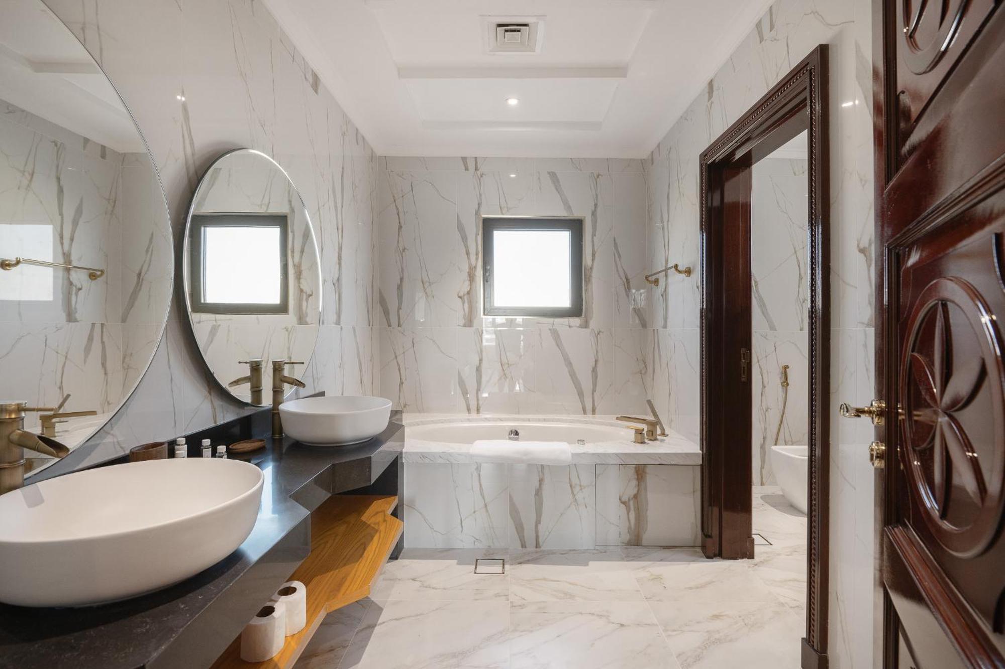Frond K, Signature Villas, Palm Jumeirah - Mint Villa