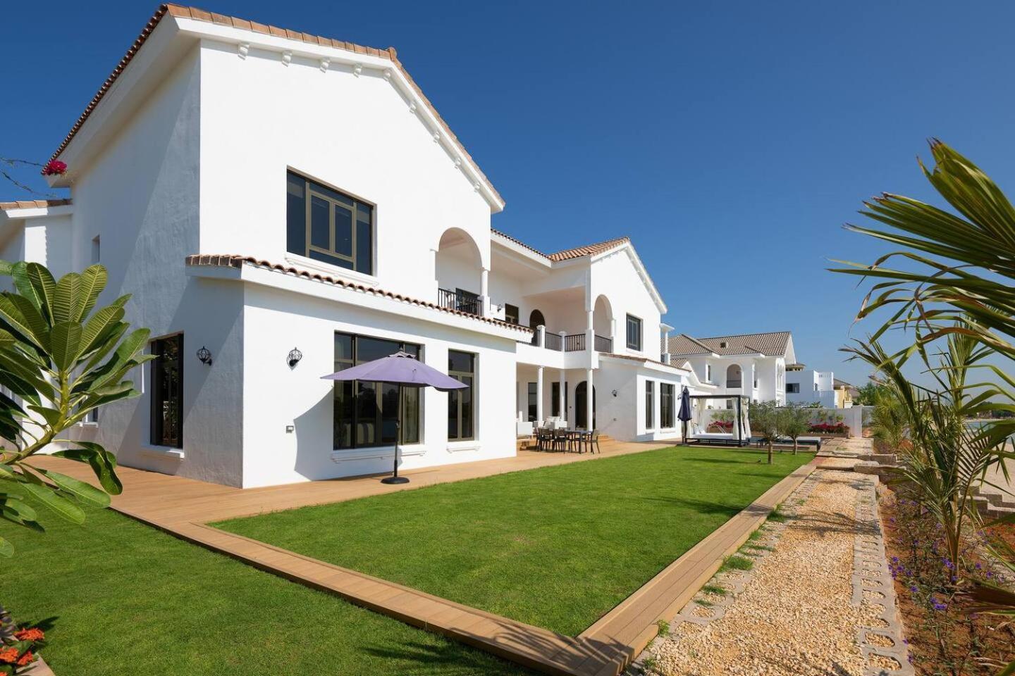 Frond K, Signature Villas, Palm Jumeirah - Mint Dubai