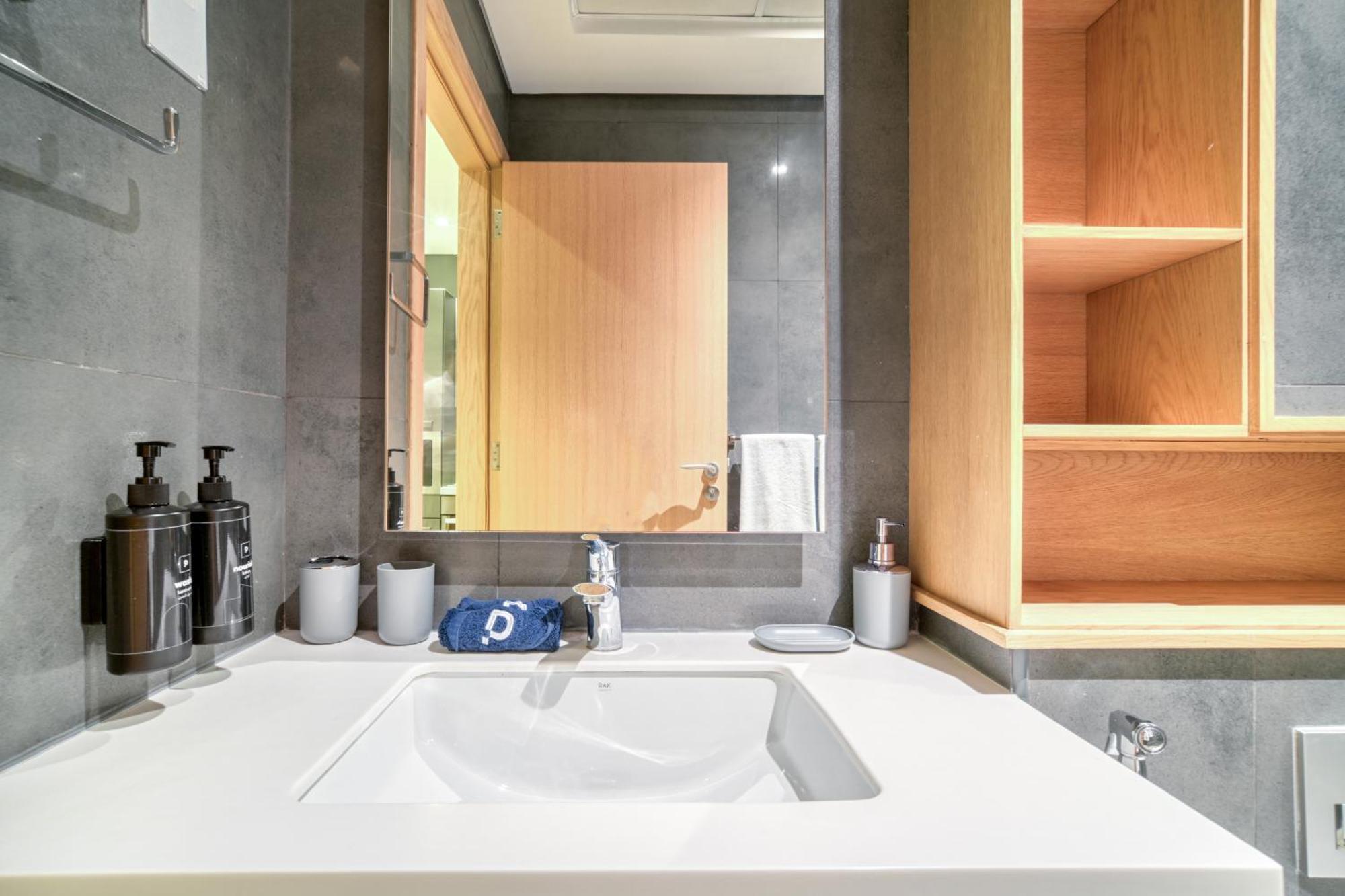 Stylish In Jbr - Access * Dubai