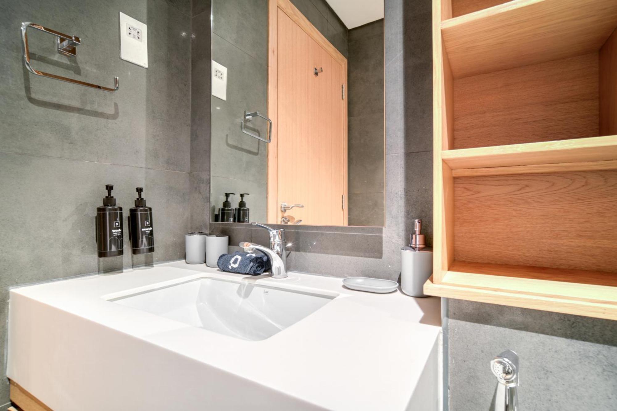 Stylish In Jbr - Access * Dubai