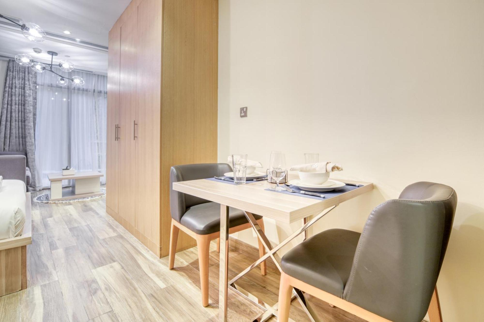 Stylish In Jbr - Access Apartment