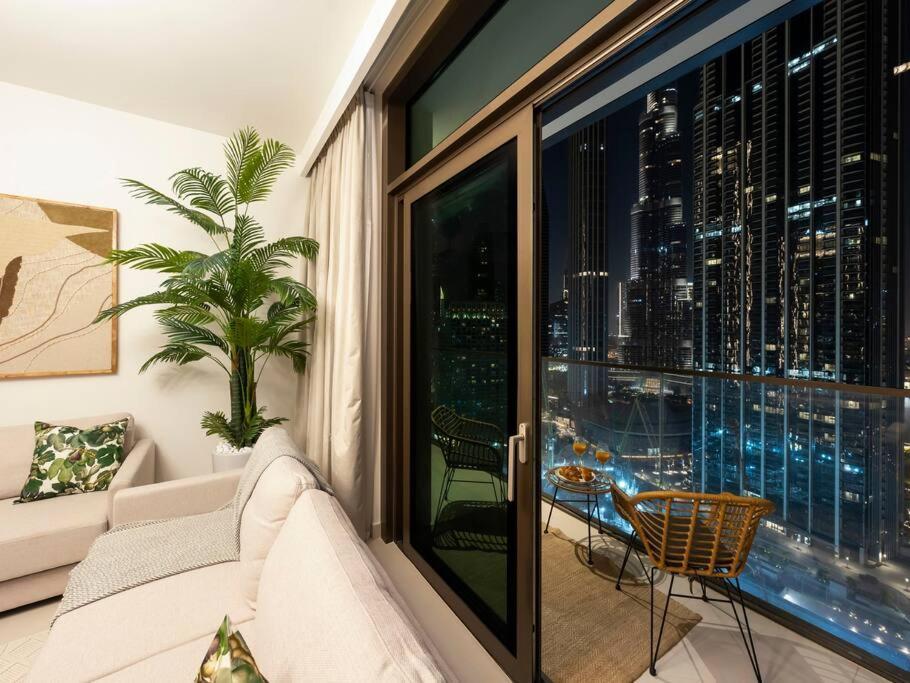 2br-fountain & Burj Khalifa View - Near Mall Apartment *