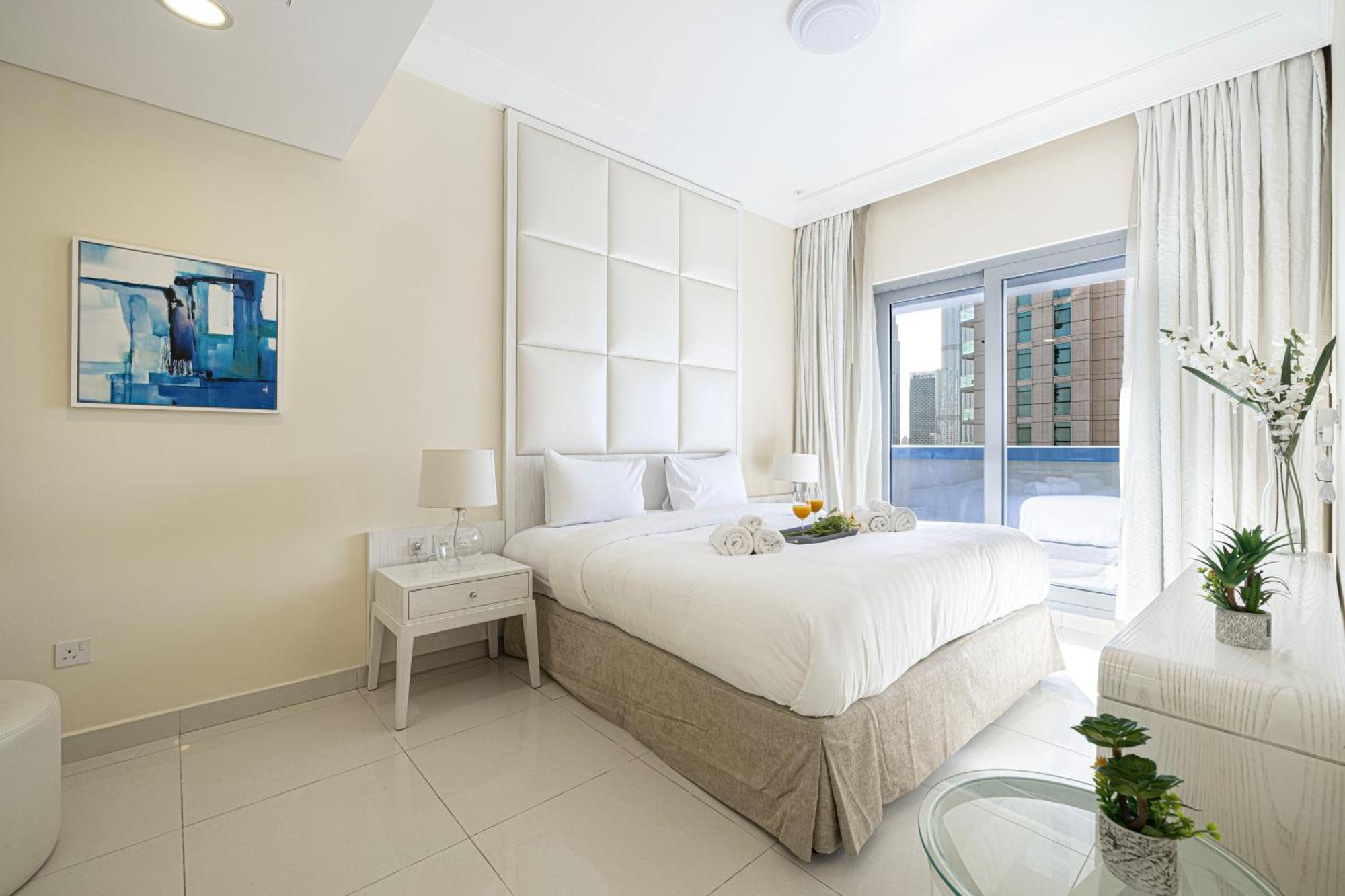 Apartment Elegant 3 Bedroom Apartment! 2 Minute Walk To Mall! Burj Khalifa And Fountain View!