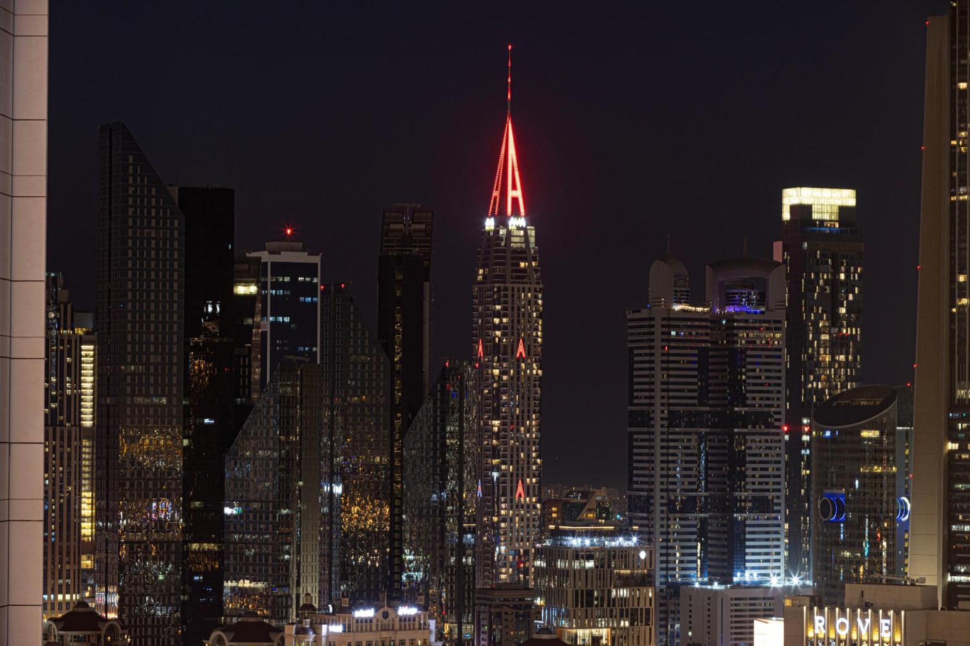 Elegant 3 Bedroom Apartment! 2 Minute Walk To Mall! Burj Khalifa And Fountain View! Dubai