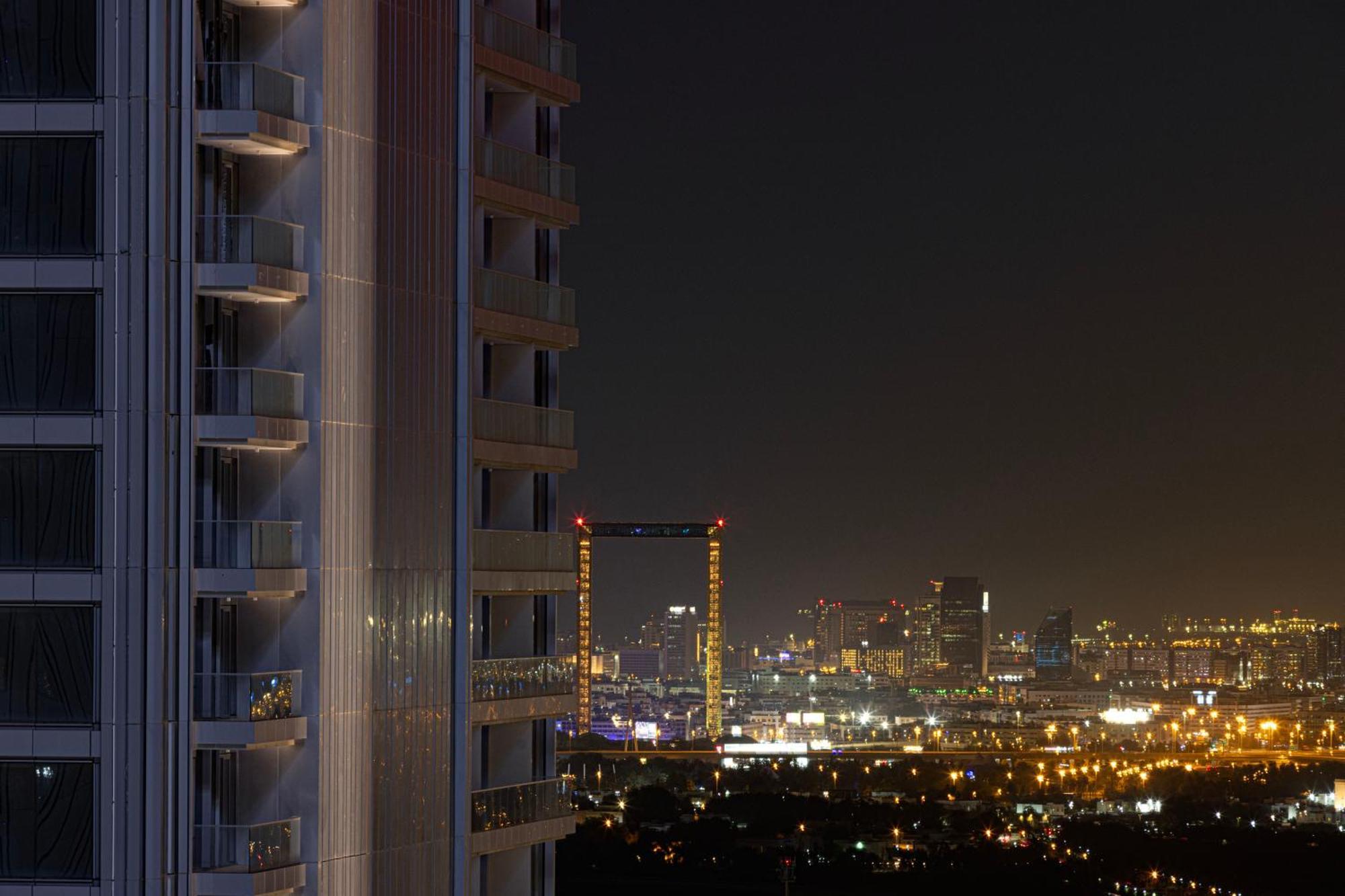 Elegant 3 Bedroom Apartment! 2 Minute Walk To Mall! Burj Khalifa And Fountain View!