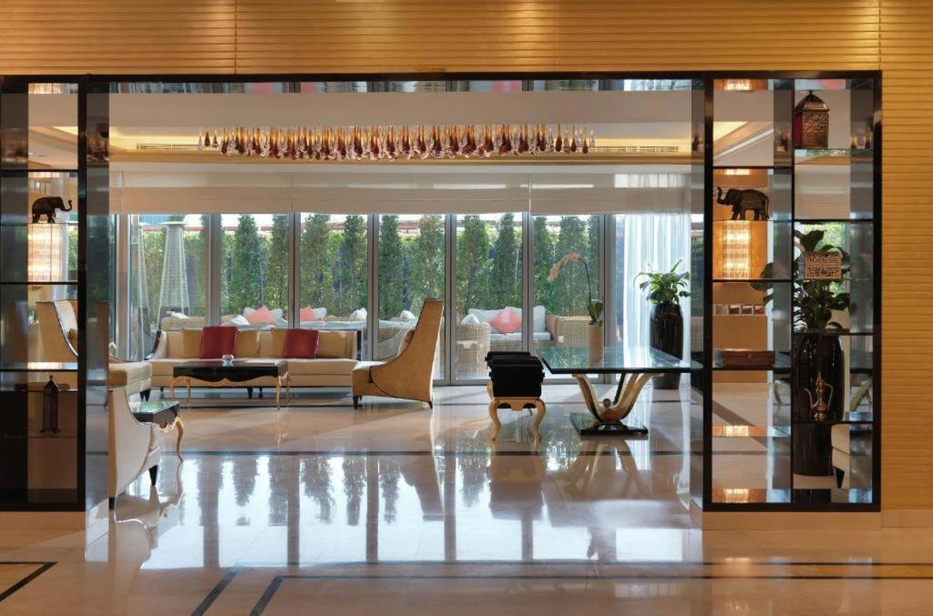 Elegant 3 Bedroom Apartment! 2 Minute Walk To Mall! Burj Khalifa And Fountain View!