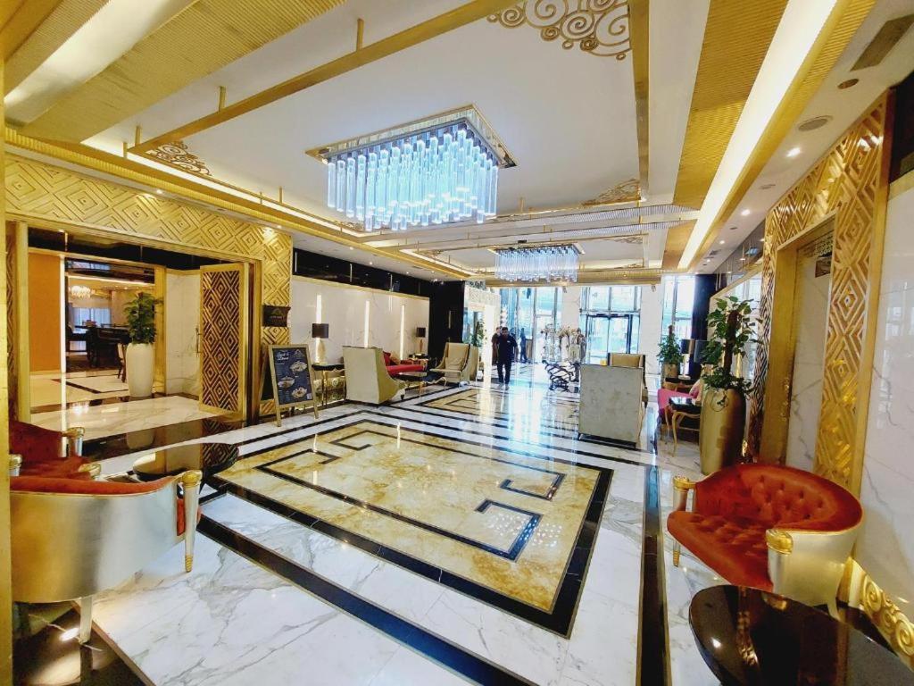 Apartment Elegant 3 Bedroom Apartment! 2 Minute Walk To Mall! Burj Khalifa And Fountain View! *
