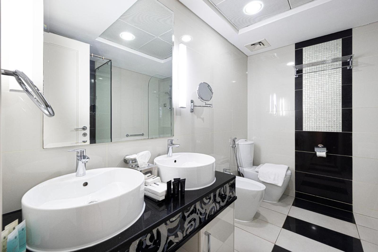 Elegant 3 Bedroom Apartment! 2 Minute Walk To Mall! Burj Khalifa And Fountain View! Apartment Dubai