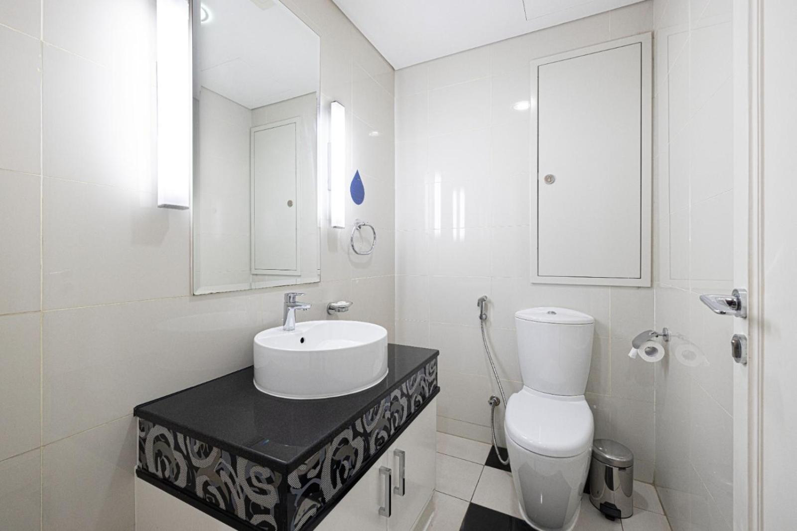 Elegant 3 Bedroom Apartment! 2 Minute Walk To Mall! Burj Khalifa And Fountain View! *