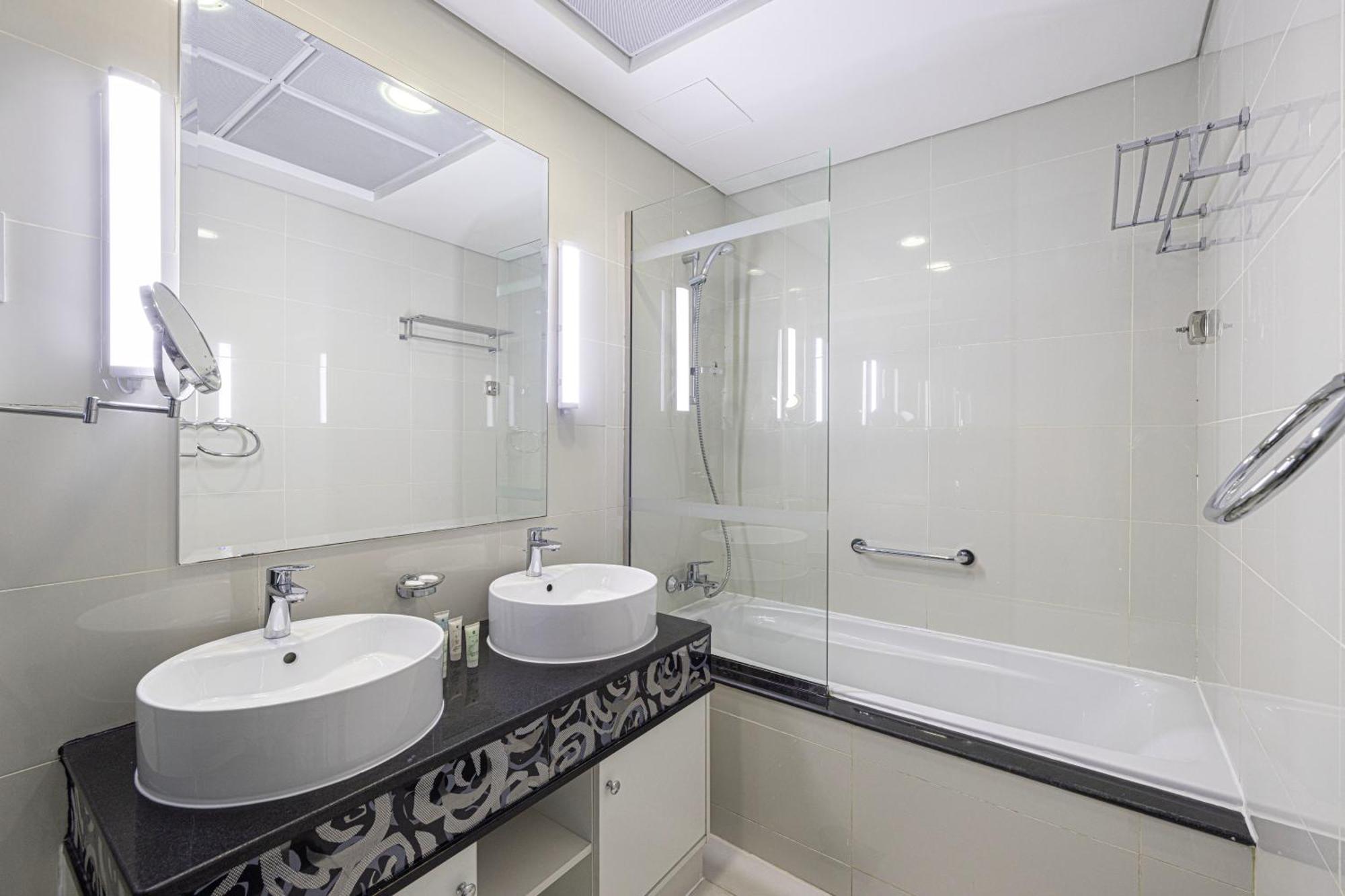 Apartment Elegant 3 Bedroom Apartment! 2 Minute Walk To Mall! Burj Khalifa And Fountain View! Dubai