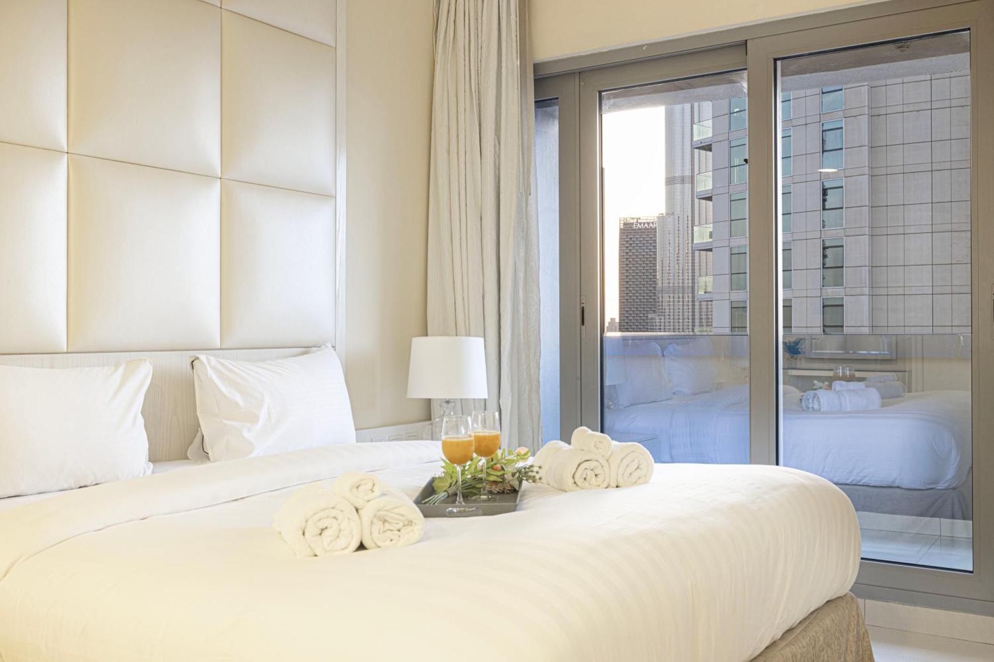 Apartment Elegant 3 Bedroom Apartment! 2 Minute Walk To Mall! Burj Khalifa And Fountain View! Dubai