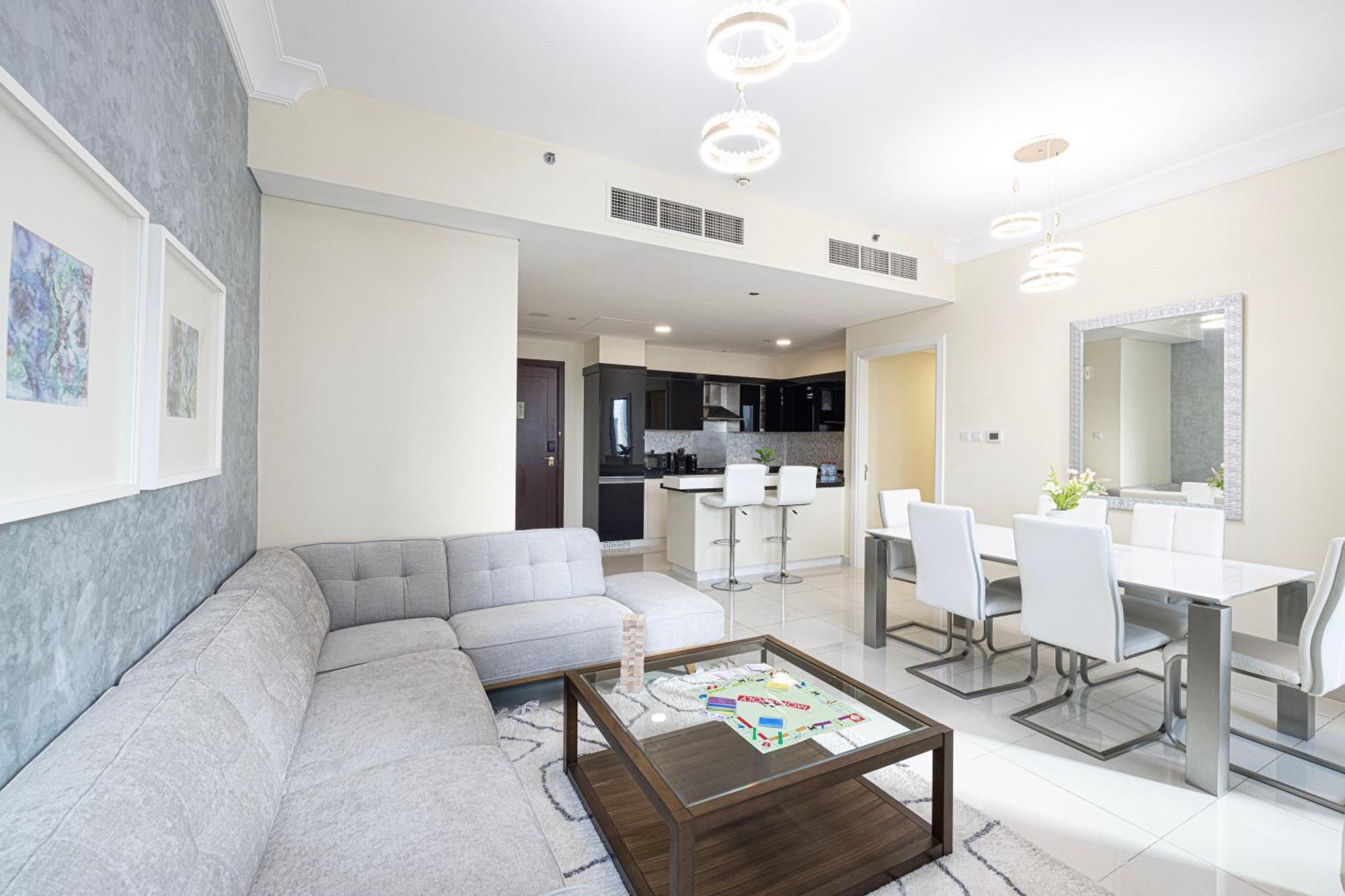 Apartment Elegant 3 Bedroom Apartment! 2 Minute Walk To Mall! Burj Khalifa And Fountain View!