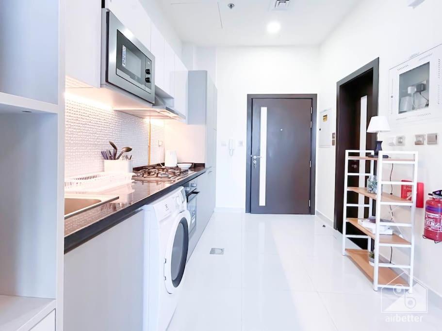 City Serenity Modern Studio With Stunning Views Apartment *