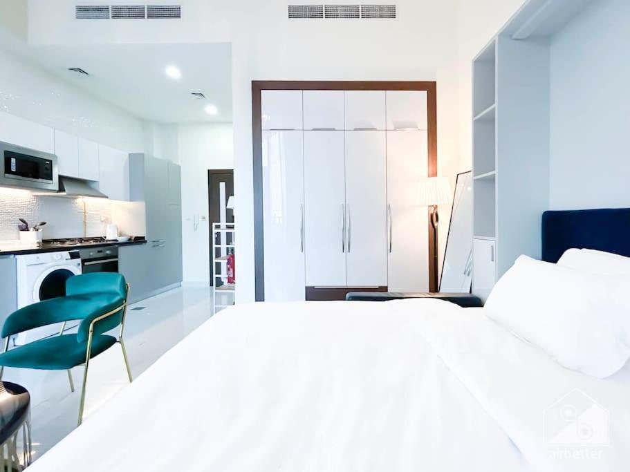 City Serenity Modern Studio With Stunning Views Apartment Dubai