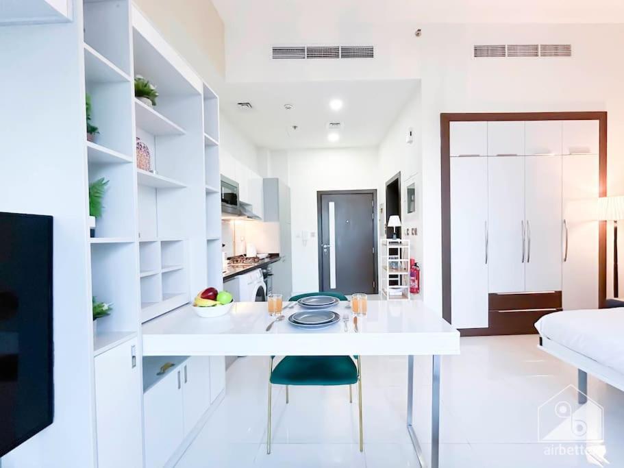 City Serenity Modern Studio With Stunning Views Apartment