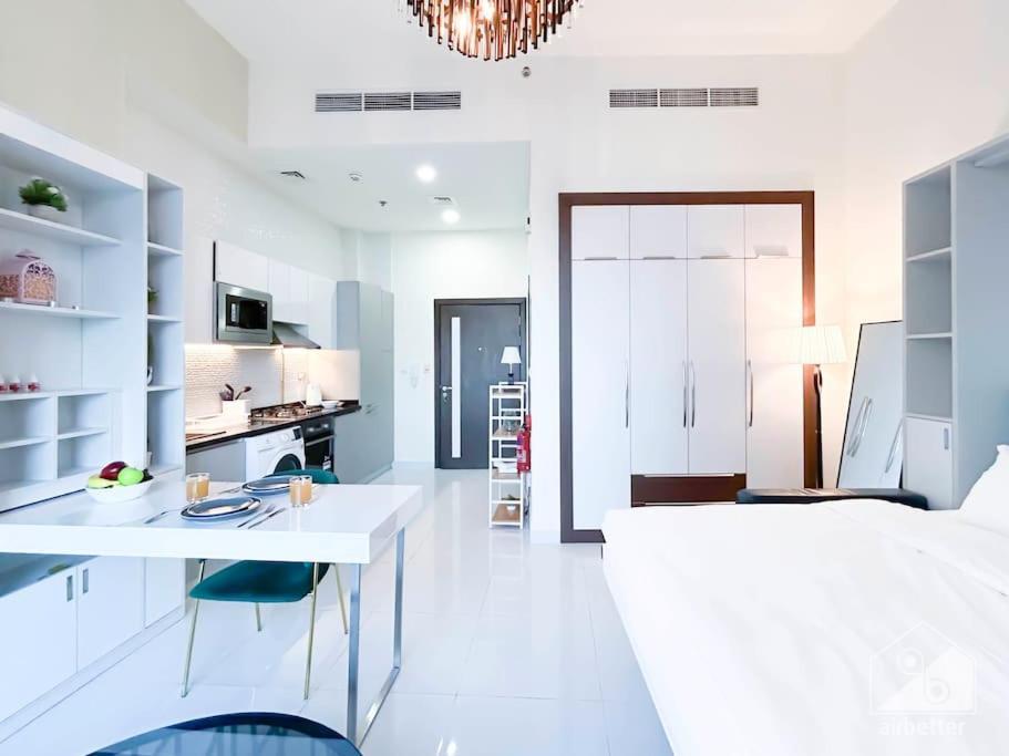 City Serenity Modern Studio With Stunning Views Apartment Dubai