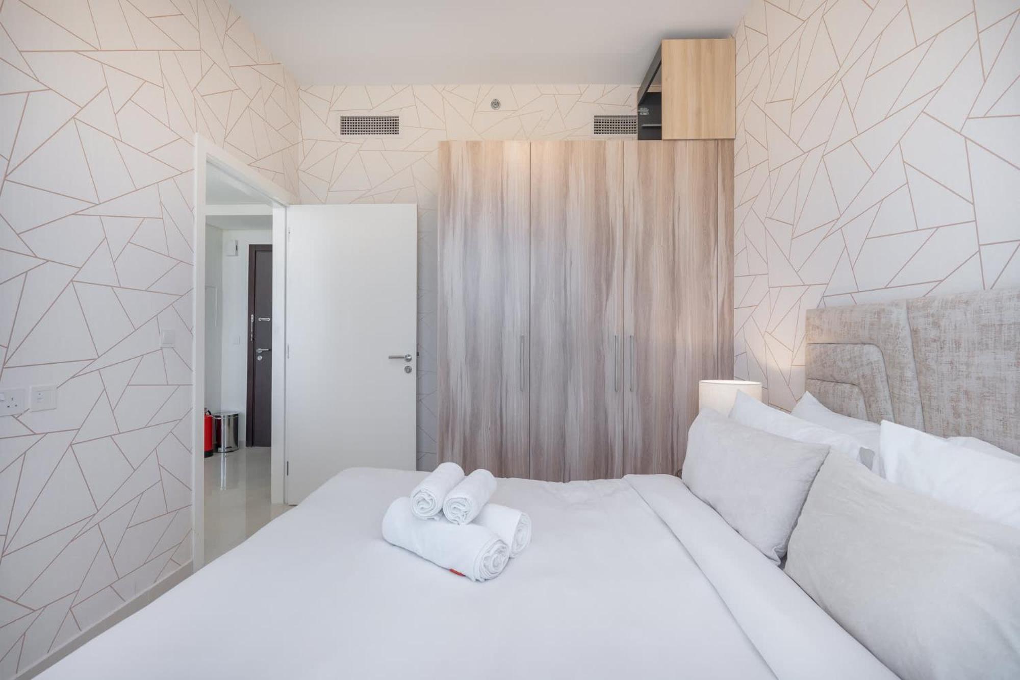 Apartment Your Peaceful Living Awaits In Flat *