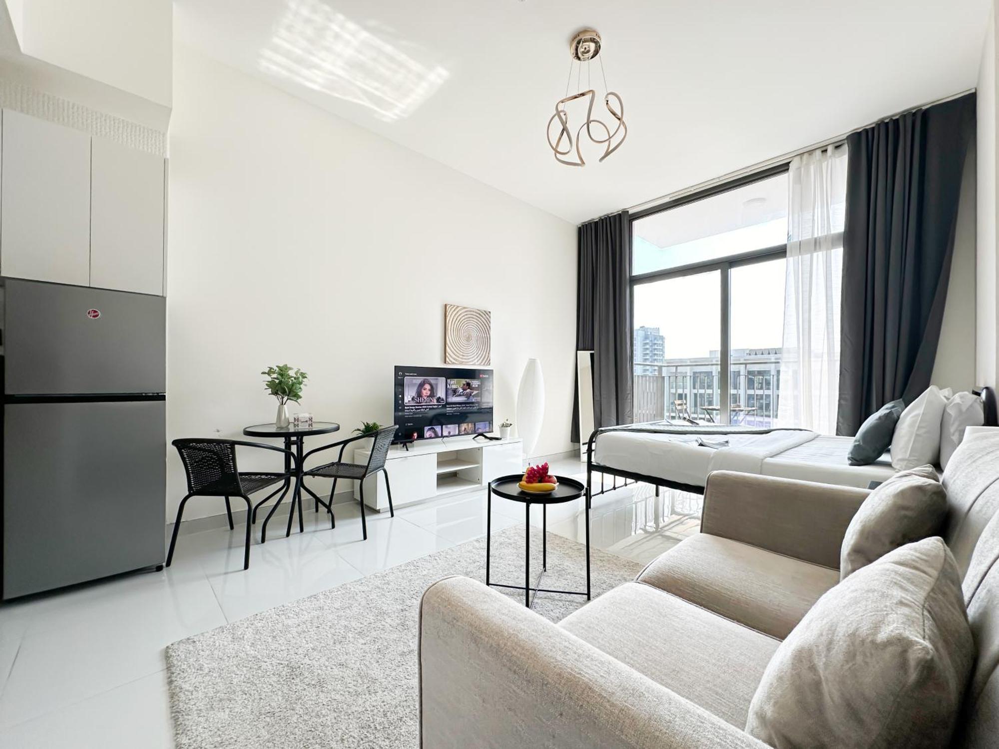 Trophy - Sunflower Sunrise W Free Parking Apartment *
