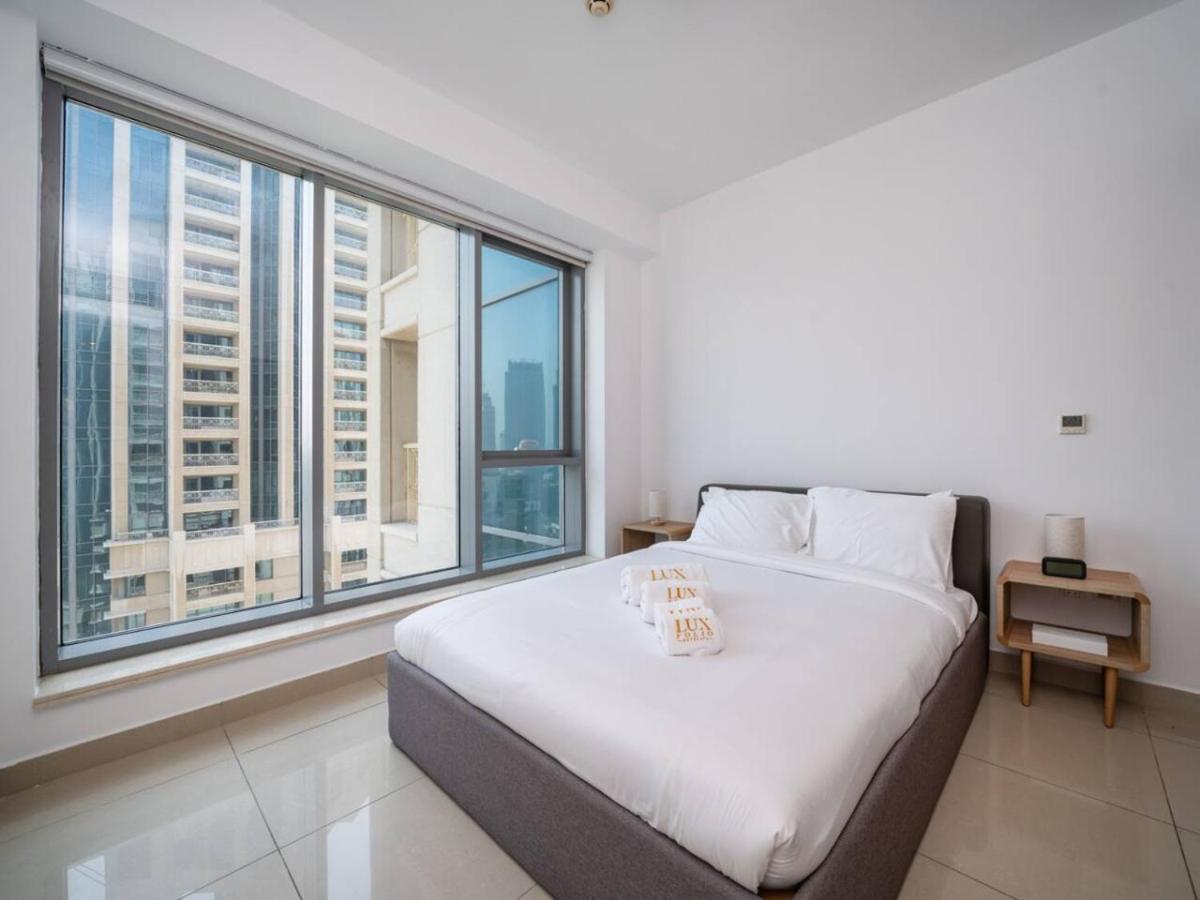 Cosy 2 Bedroom With A Burj Khalifa View Apartment *