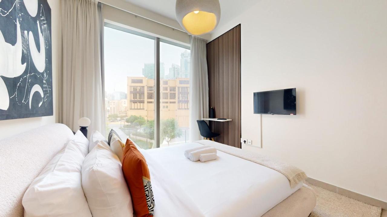 Apartment Tower 1 - Elegant Two Bedroom In Downtown Dubai